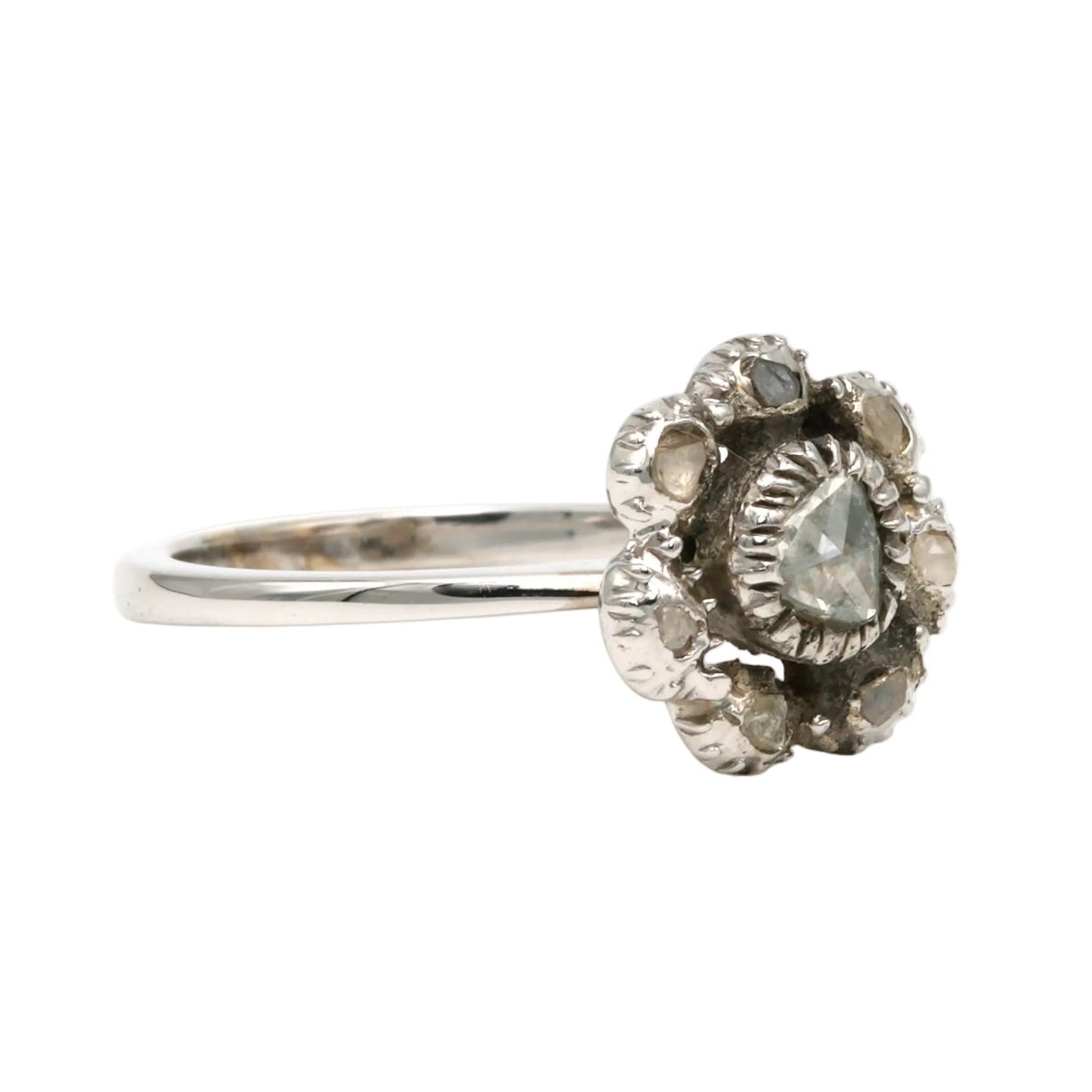 Bague Marguerite en or blanc et diamants - Castafiore