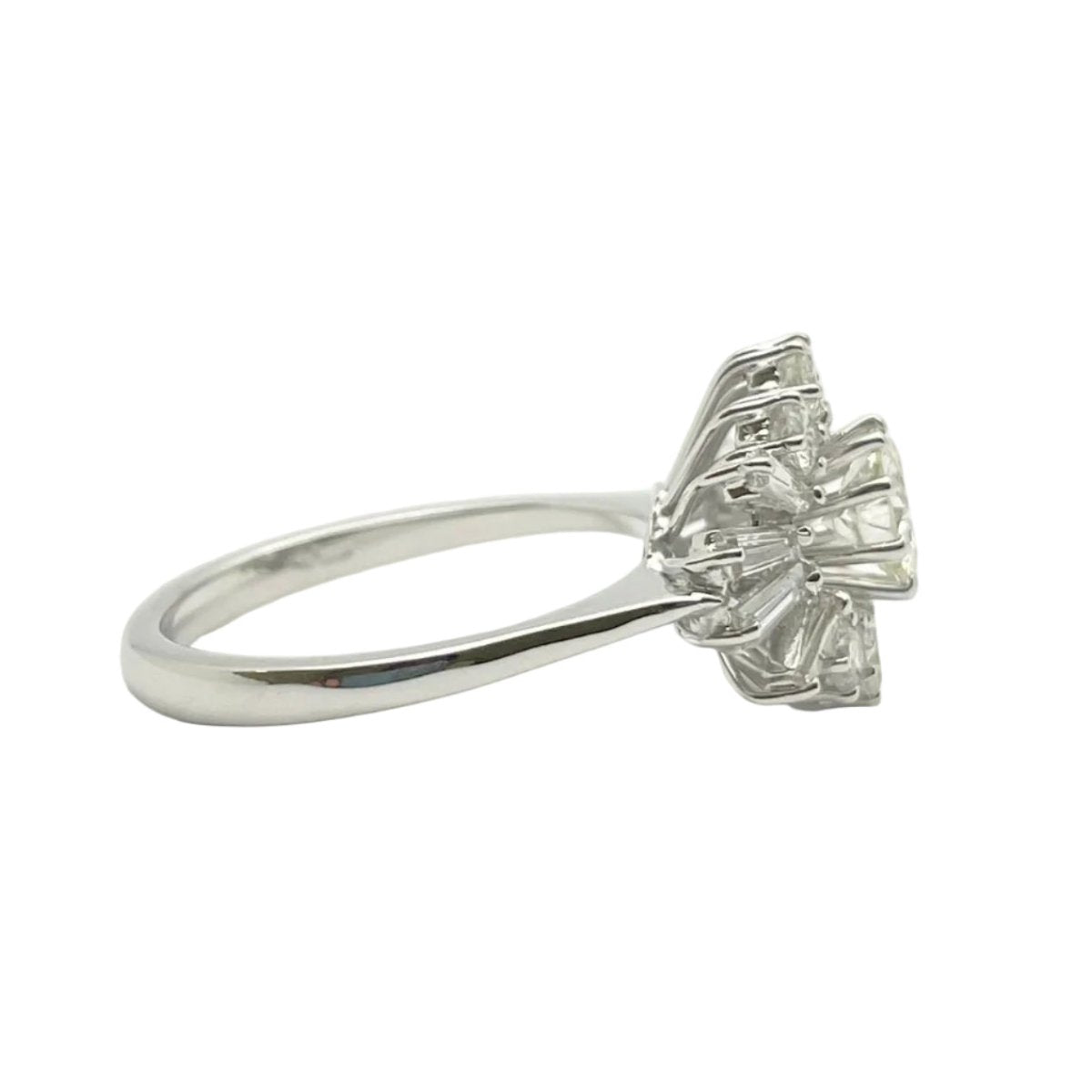 Bague Marguerite en or blanc et diamants - Castafiore