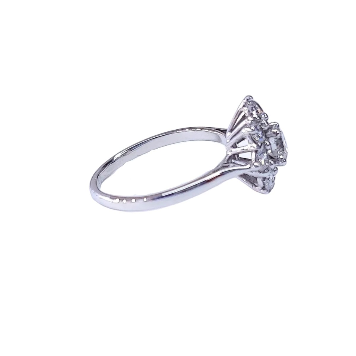 Bague Marguerite en or blanc et diamants - Castafiore