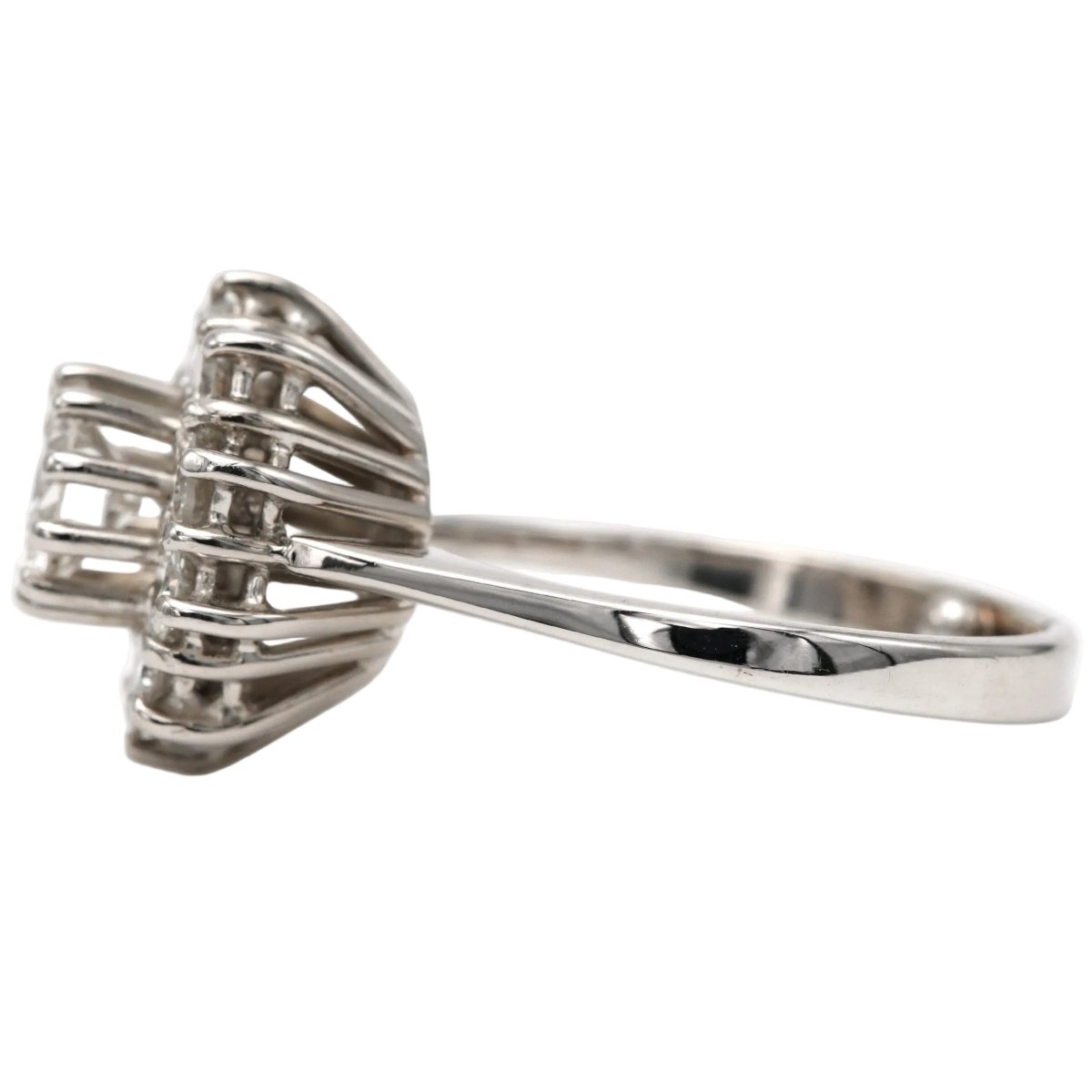 Bague Marguerite en or blanc et diamants - Castafiore