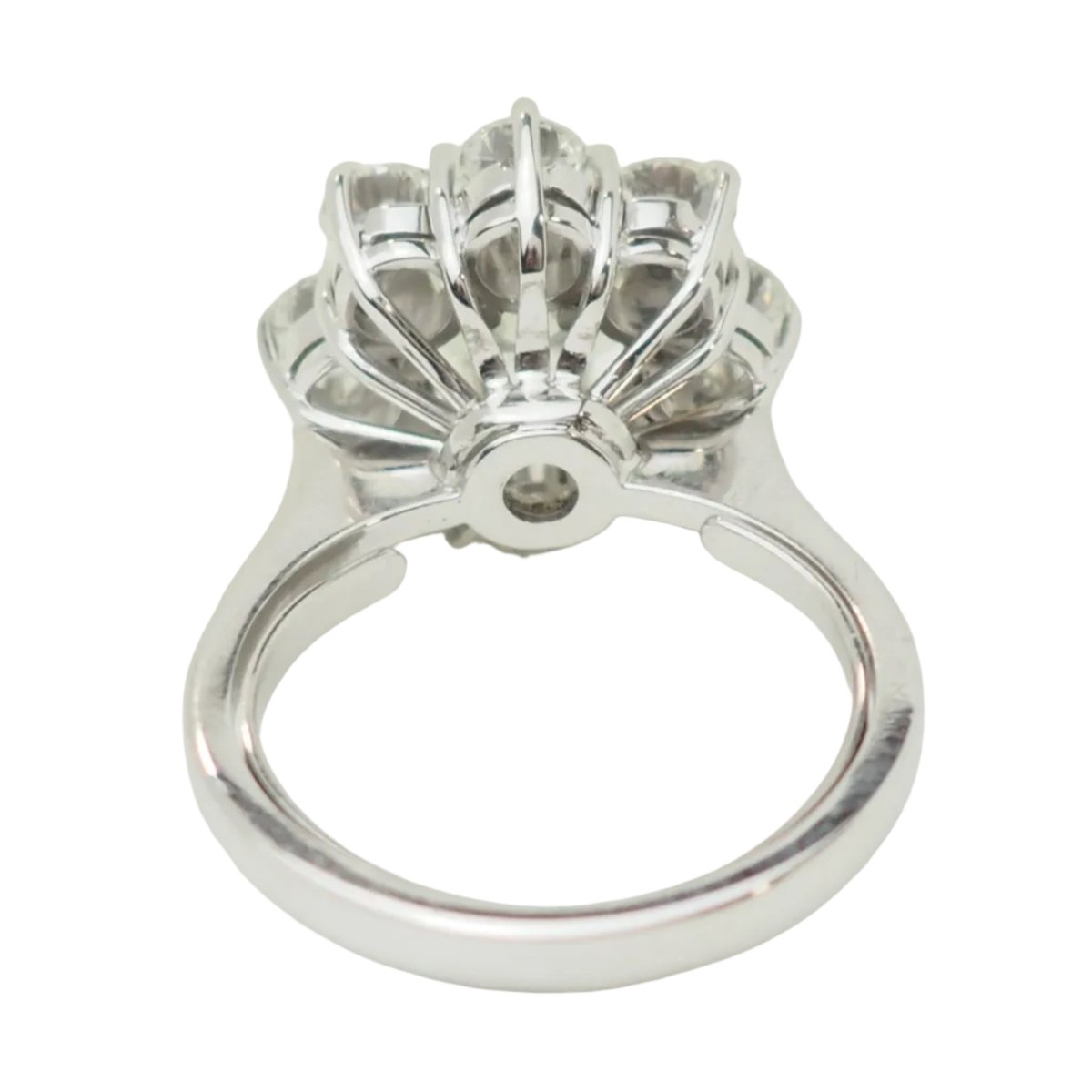 Bague Marguerite en or blanc et diamants - Castafiore