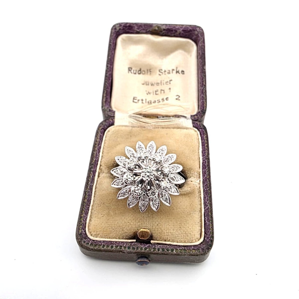 Bague Marguerite en or blanc et diamants - Castafiore