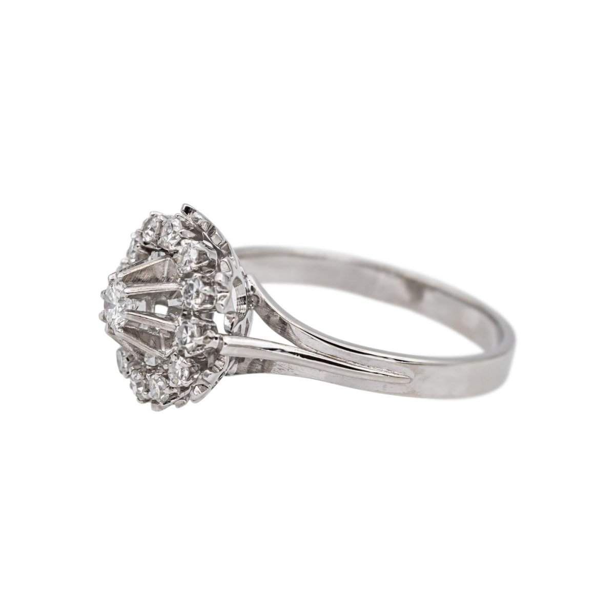 Bague Marguerite en or blanc, platine et diamants - Castafiore