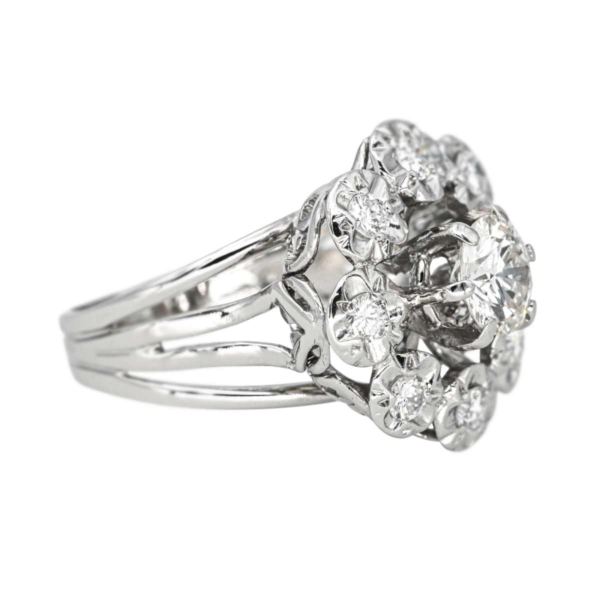 Bague Marguerite en or blanc, platine et diamants - Castafiore