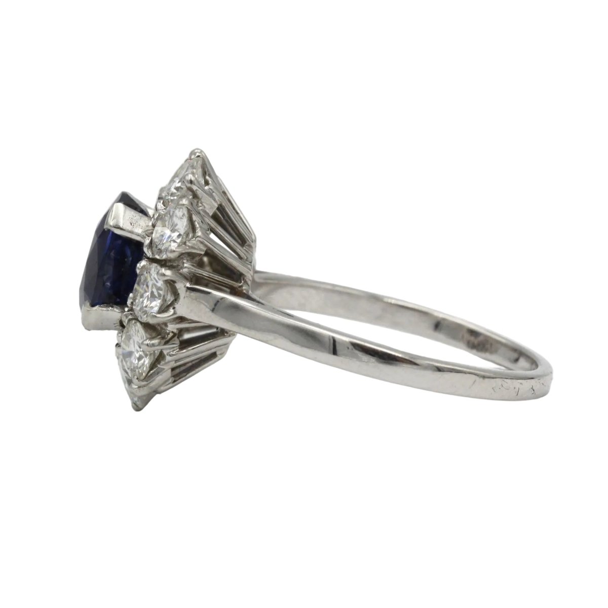 Bague Marguerite en or blanc, platine, saphir et diamants - Castafiore