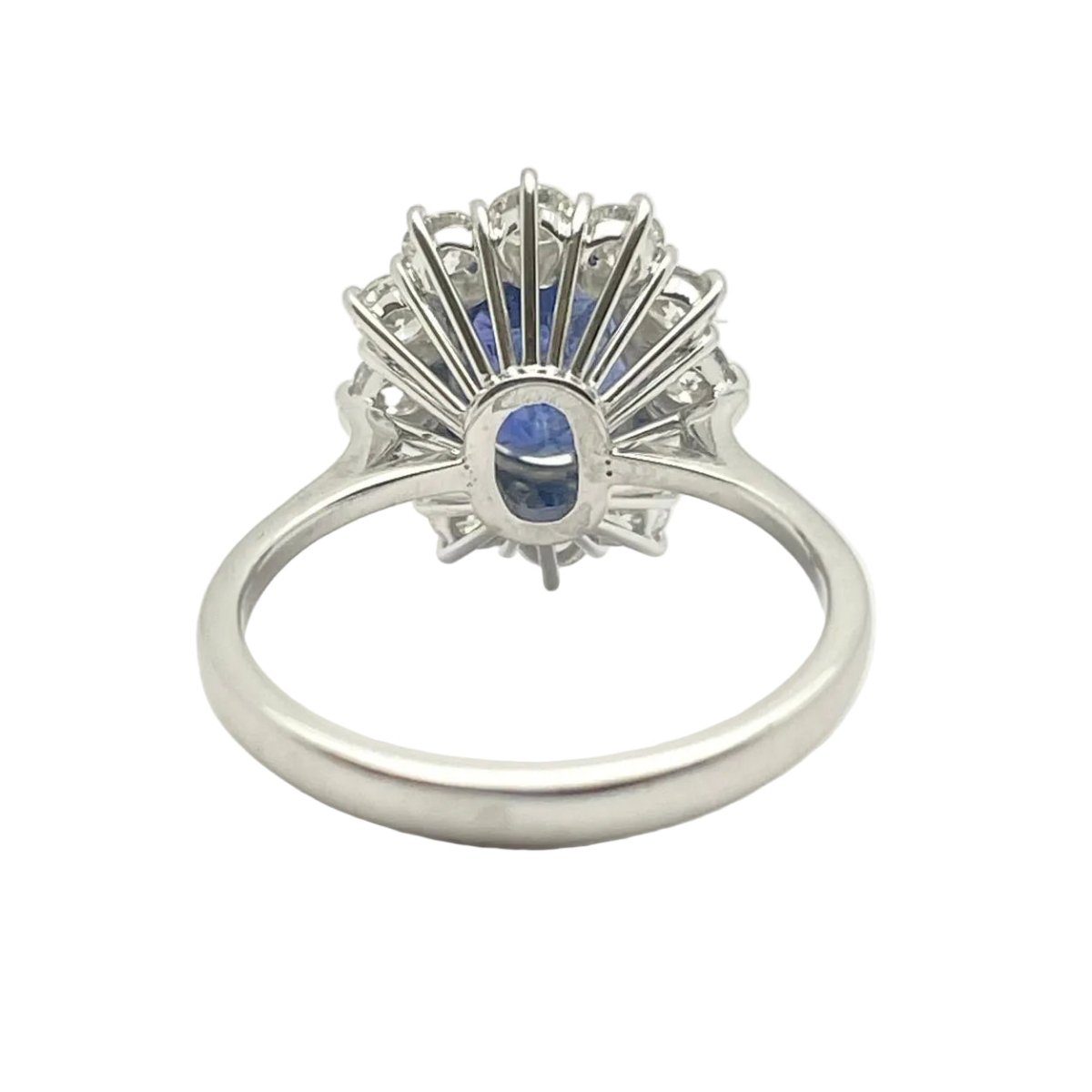 Bague Marguerite en or blanc, saphir et diamants - Castafiore