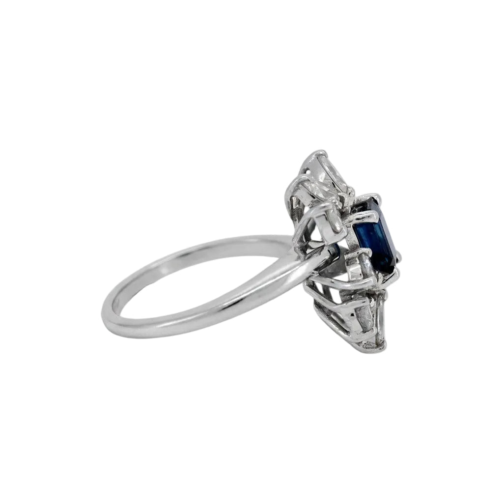 Bague Marguerite en or blanc, saphir et diamants - Castafiore
