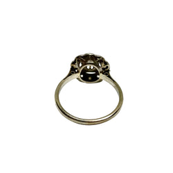 Bague marguerite en or gris et diamants - Castafiore