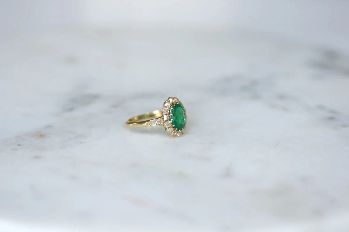 Bague Marguerite en or jaune, émeraude et diamants - Castafiore