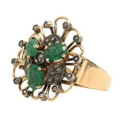 Bague Marguerite en or jaune, émeraudes et diamants - Castafiore
