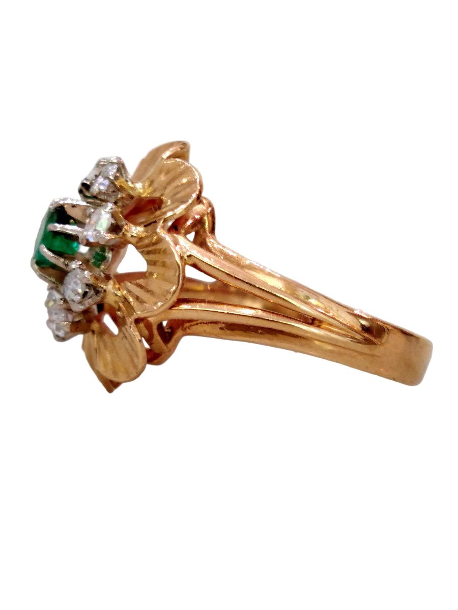 Bague Marguerite en or jaune, or blanc, émeraude, et diamants - Castafiore