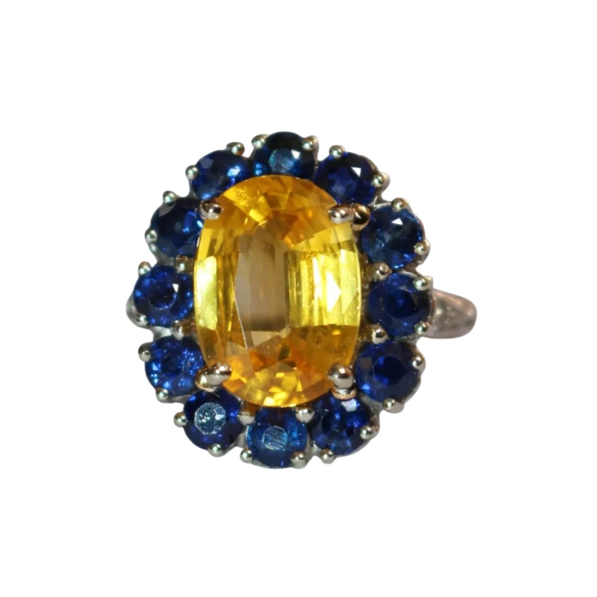 Bague Marguerite en or jaune, saphirs, et diamants - Castafiore