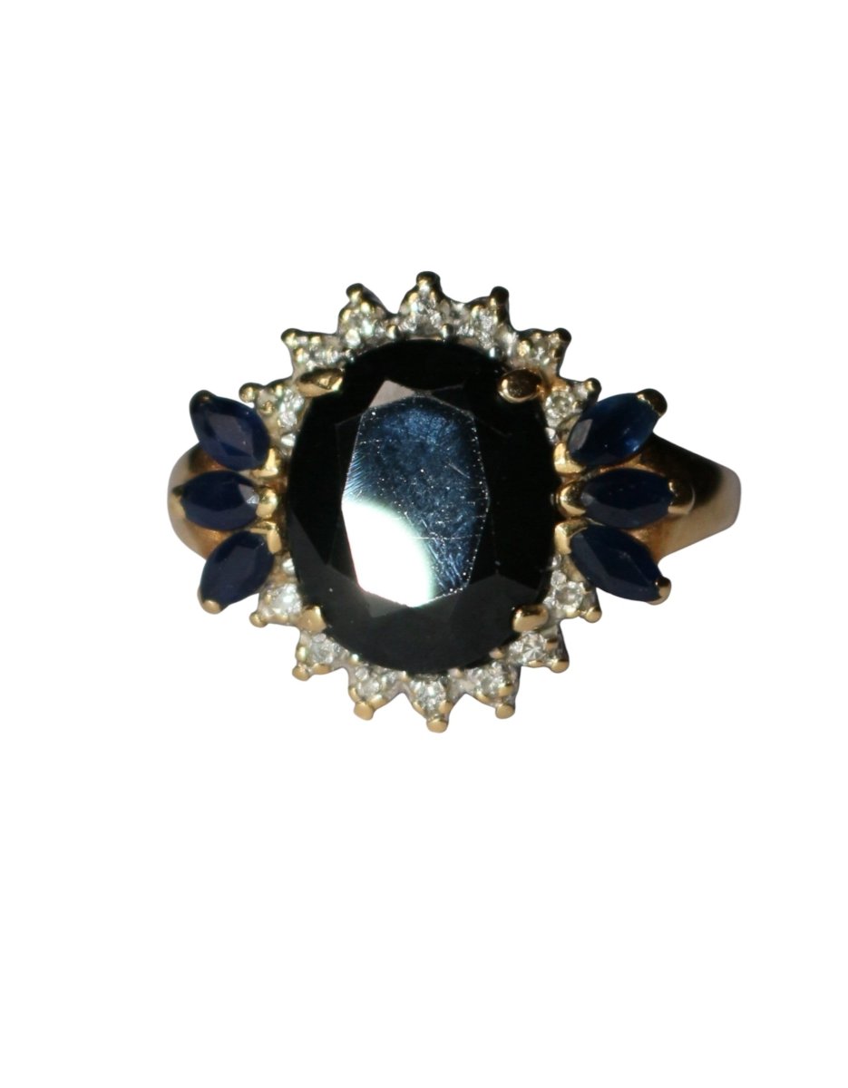 Bague Marguerite en or jaune, saphirs et diamants - Castafiore