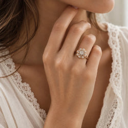 Bague Marguerite en or rose et diamants - Castafiore