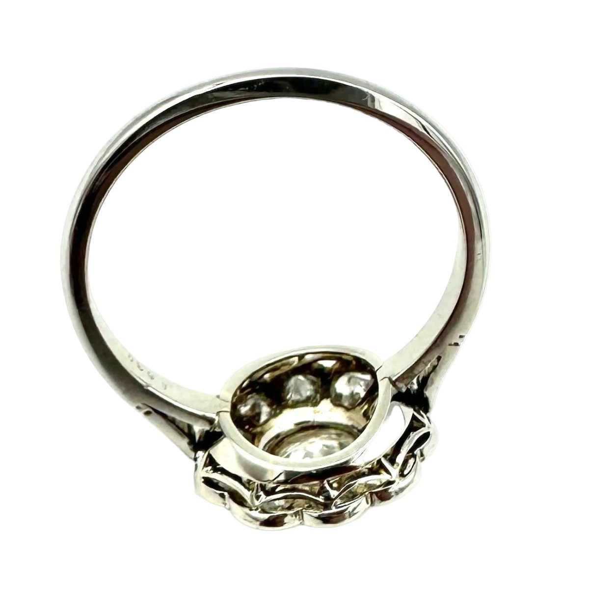 Bague Marguerite en platine et diamants - Castafiore