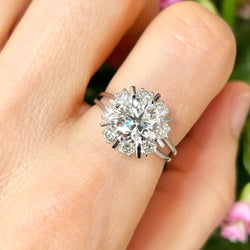 Bague Marguerite en platine et diamants - Castafiore