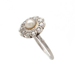 Bague Marguerite en platine, perle et diamants - Castafiore