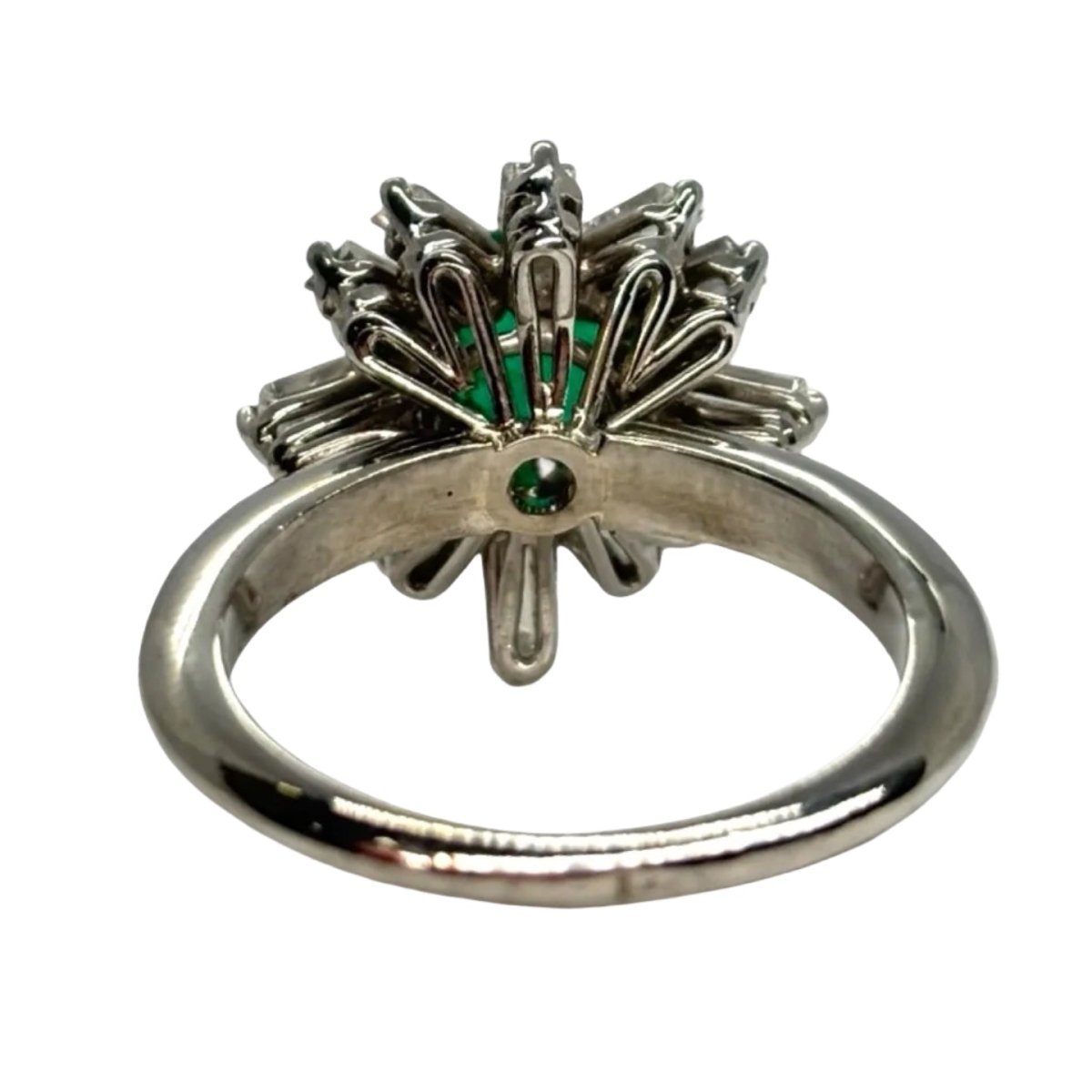 Bague Marguerite or blanc, émeraude et diamants - Castafiore