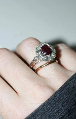 Bague Marguerite Rubis Birman Non Chauffé 1.60 Cts et Diamants - Castafiore