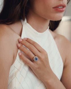 Bague Marguerite Saphir de Ceylan 4,50 Cts et Diamants - Castafiore