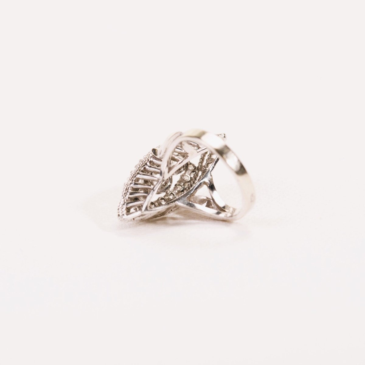 Bague Marquise diamants en or blanc et platine - Castafiore