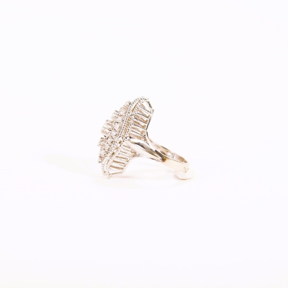Bague Marquise diamants en or blanc et platine - Castafiore