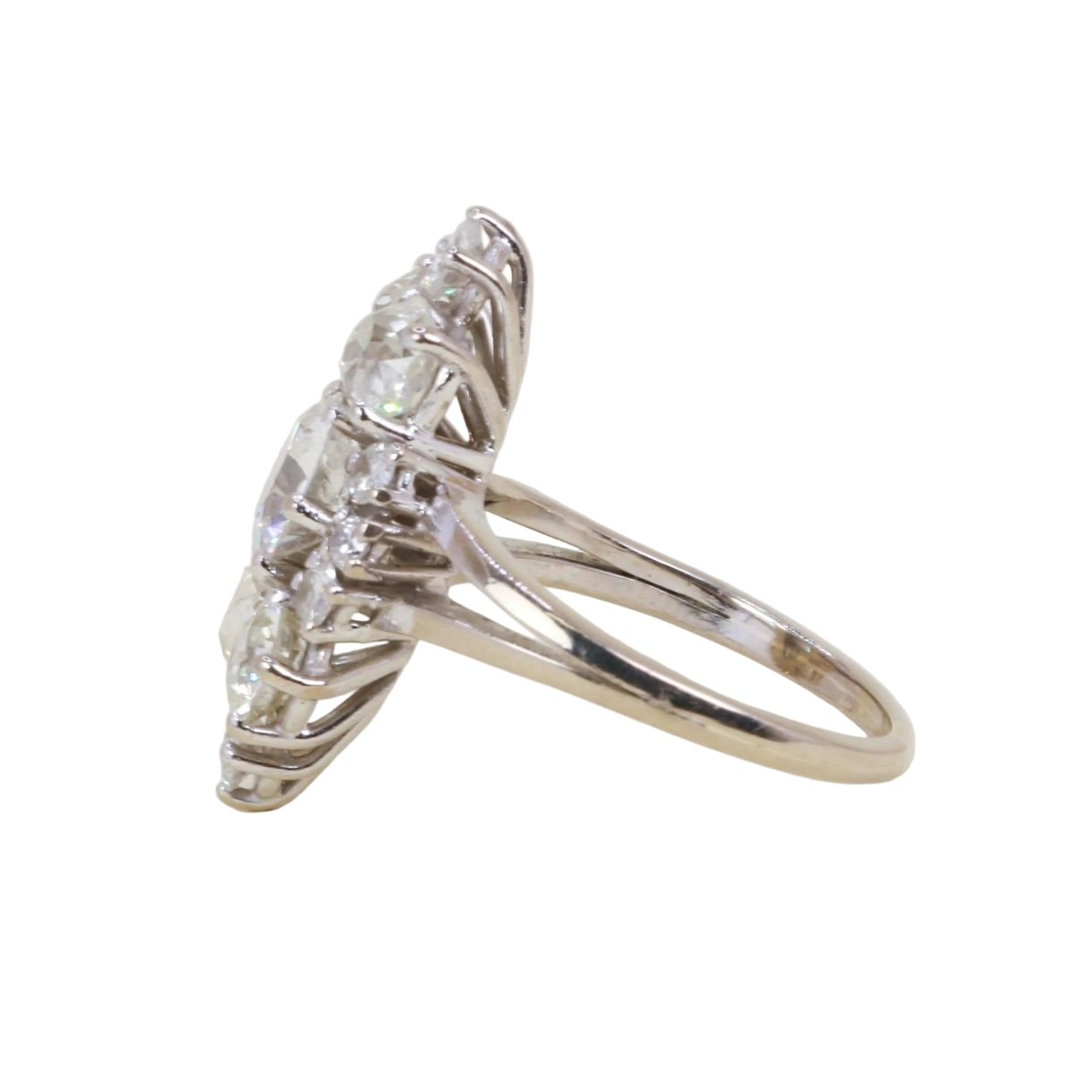 Bague Marquise en or blanc et diamants - Castafiore