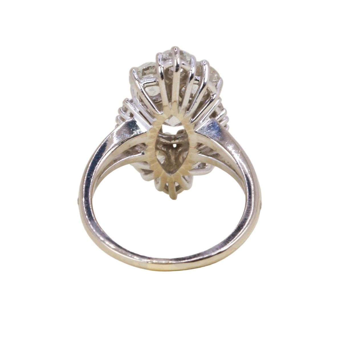 Bague Marquise en or blanc et diamants - Castafiore