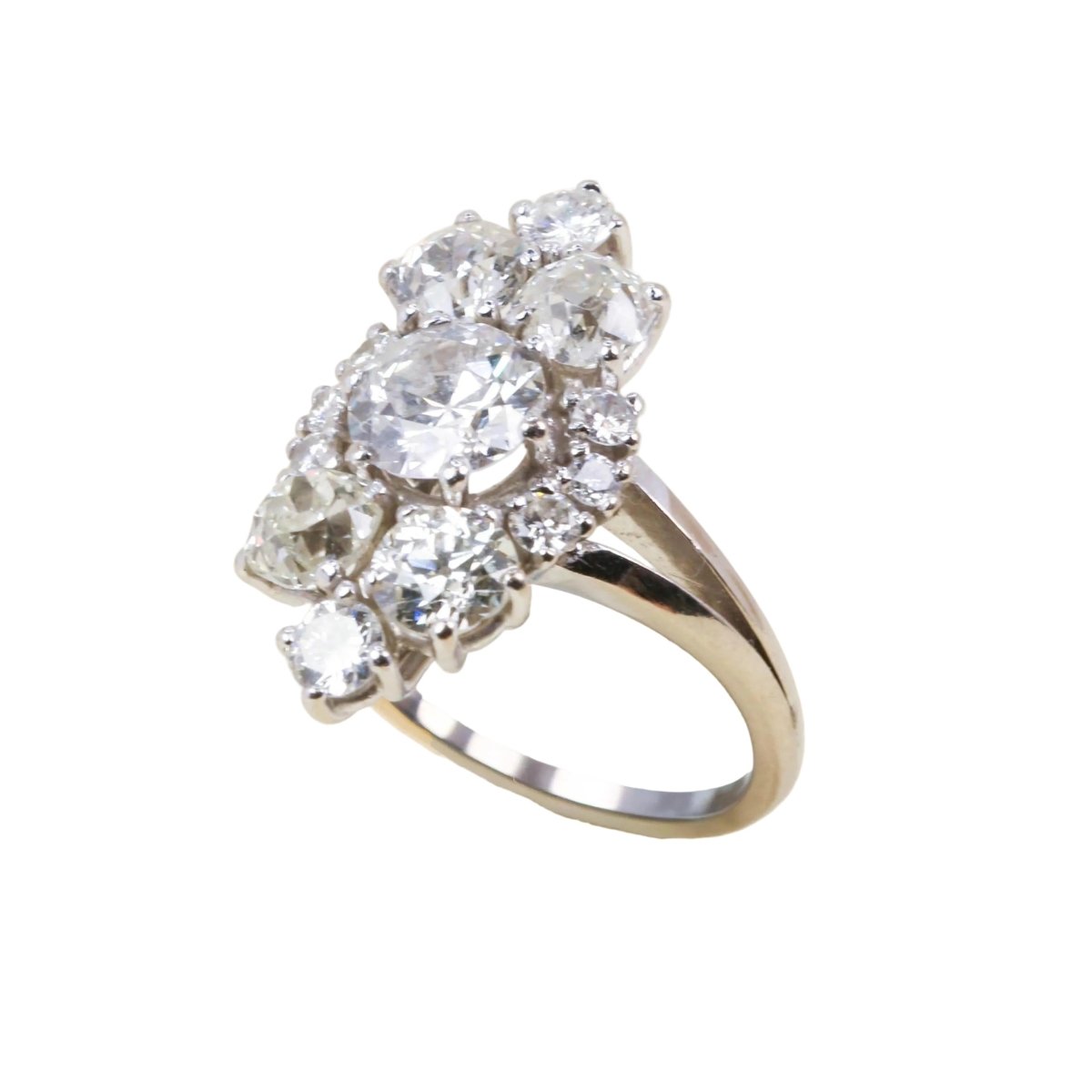 Bague Marquise en or blanc et diamants - Castafiore