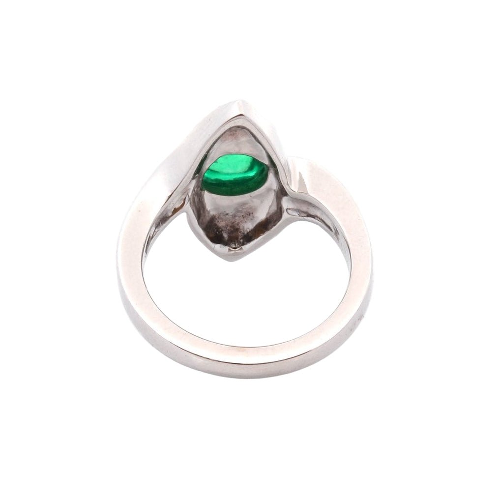 Bague Marquise en or blanc, platine et émeraude - Castafiore