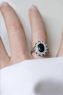 Bague Marquise en or blanc, platine, saphir et diamants - Castafiore