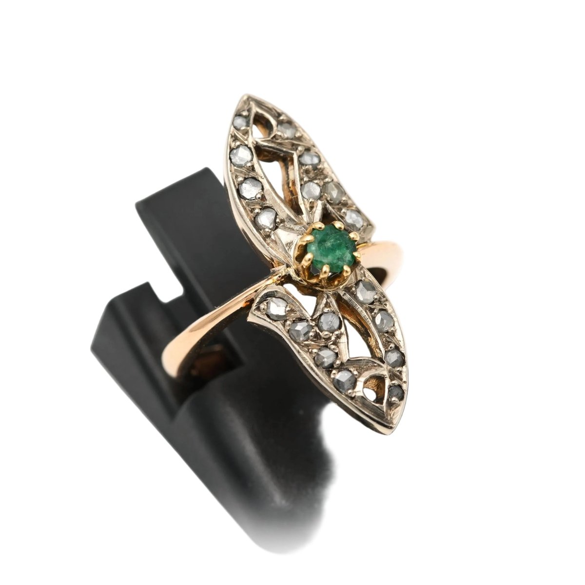 Bague Marquise en or jaune, émeraude et diamants - Castafiore