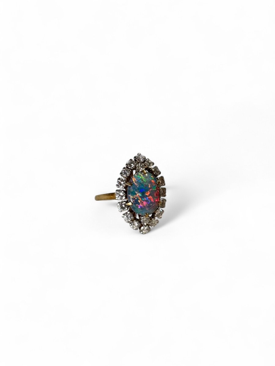 Bague Marquise en or jaune, platine, opale et diamants - Castafiore