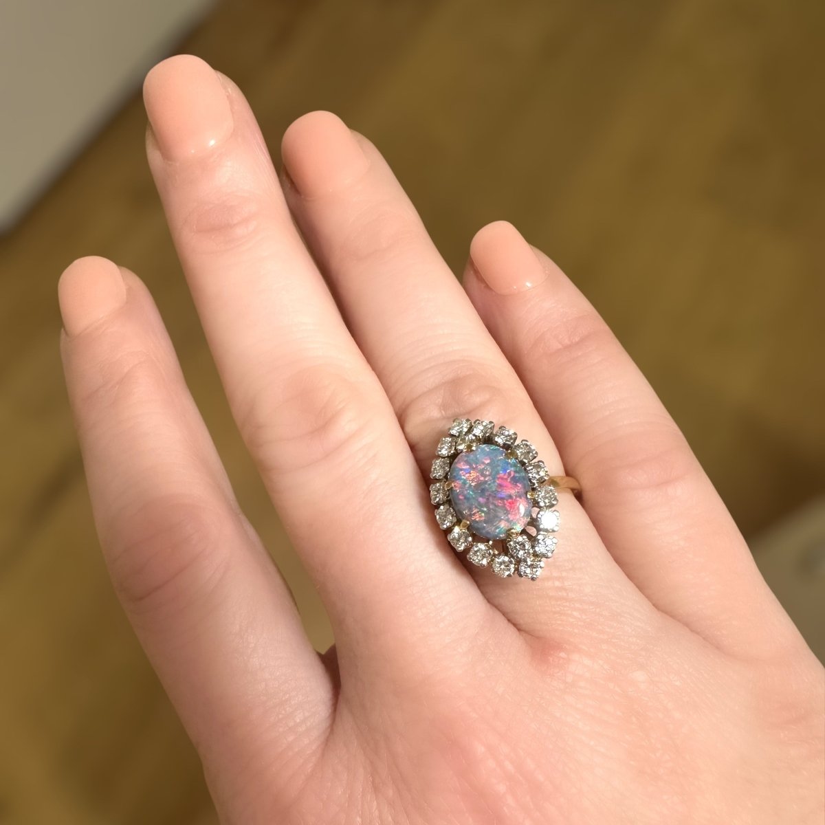 Bague Marquise en or jaune, platine, opale et diamants - Castafiore