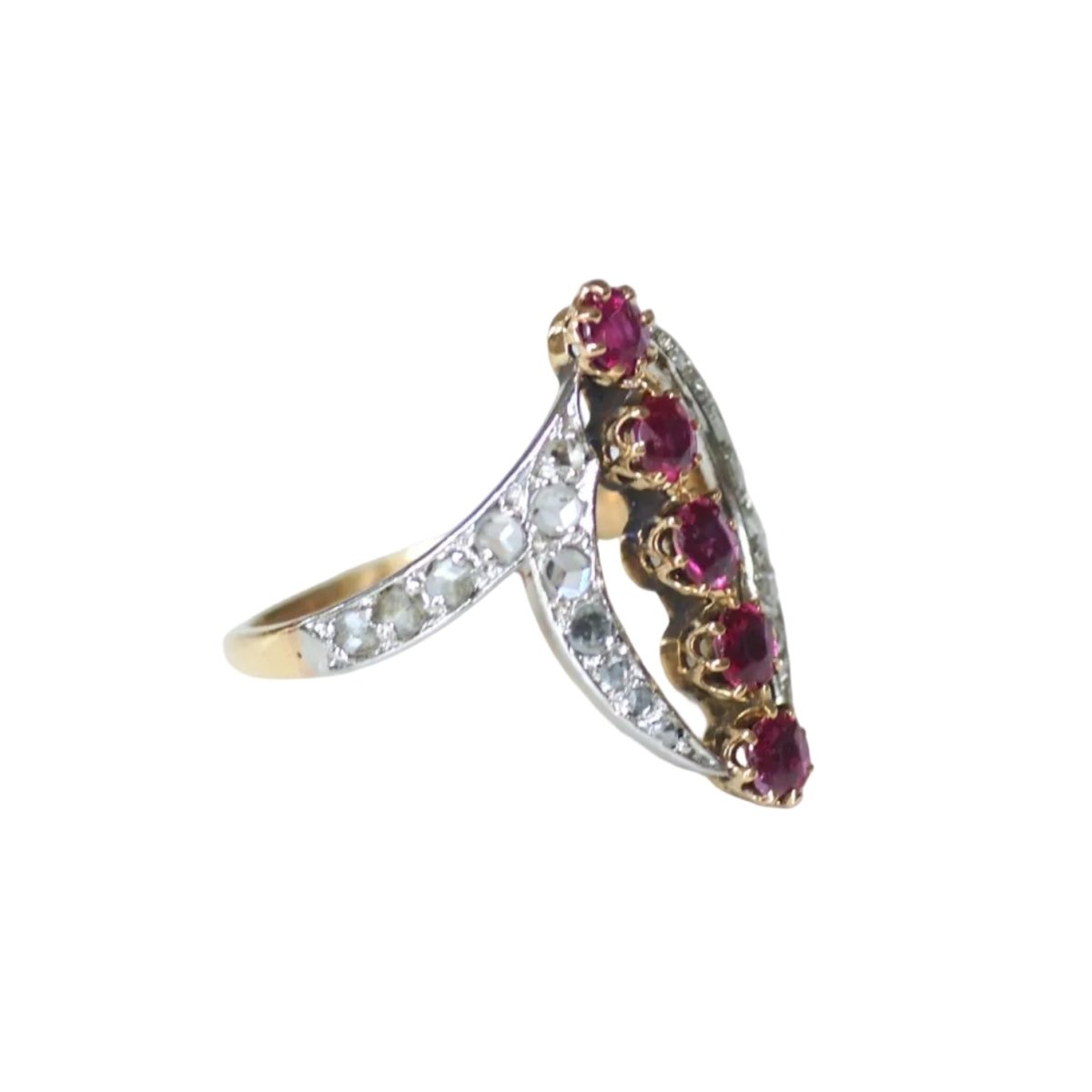 Bague Marquise en or jaune, platine, rubis et diamants - Castafiore