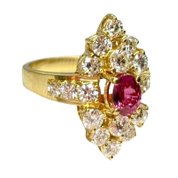 Bague Marquise en or jaune, rubis, et diamants - Castafiore
