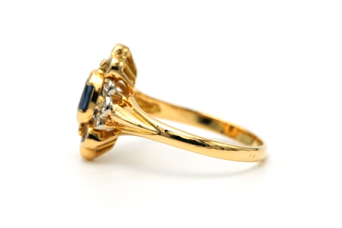 Bague Marquise en or jaune, saphir et diamants - Castafiore