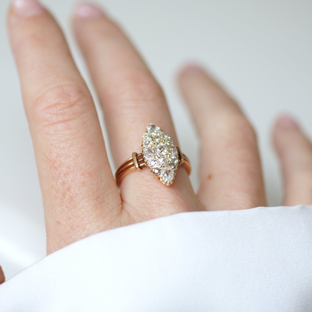 Bague Marquise en or rose et diamants - Castafiore