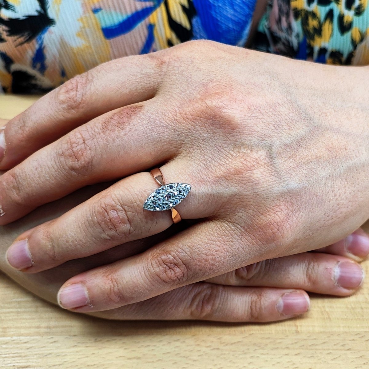 Bague Marquise en or rose, platine et diamants - Castafiore