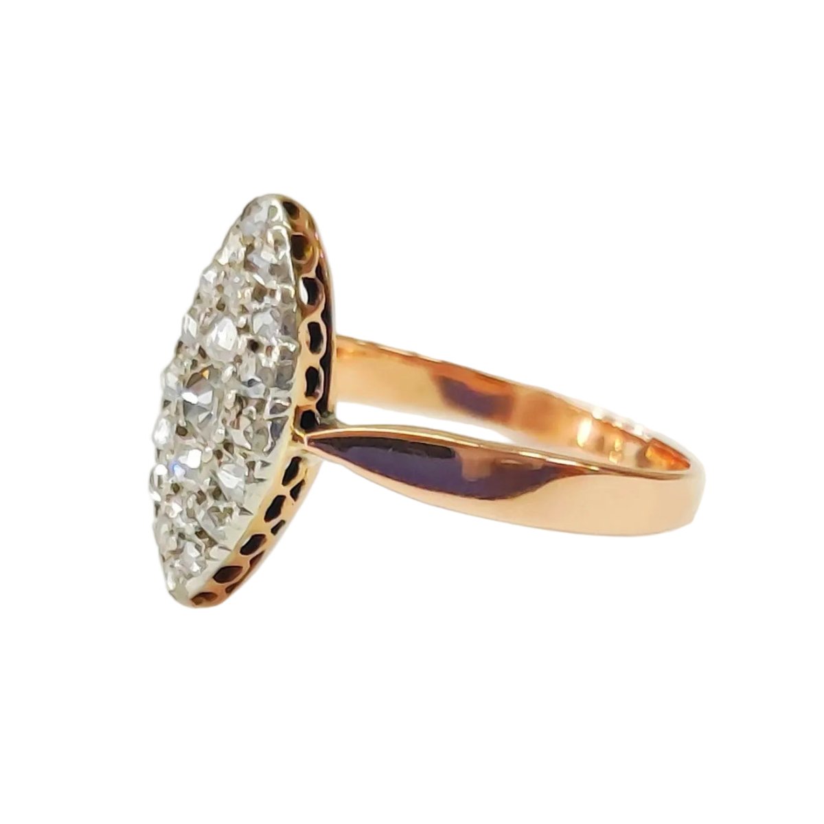 Bague Marquise en or rose, platine et diamants - Castafiore