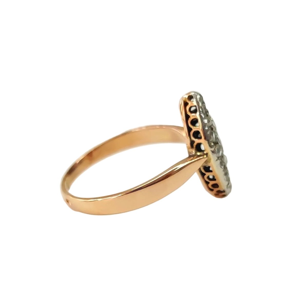 Bague Marquise en or rose, platine et diamants - Castafiore