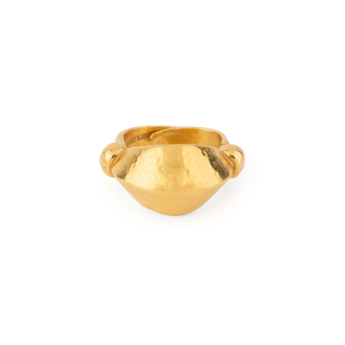 Bague martelé bombée du créateur Lalaounis - Castafiore