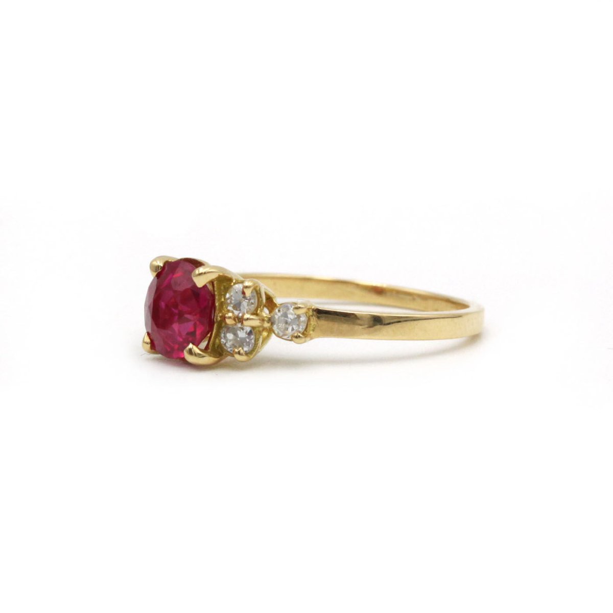 Bague Or 750‰, rubis synthétique et diamants - Castafiore