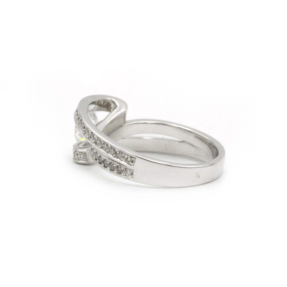 Bague - Or blanc et diamants - Castafiore