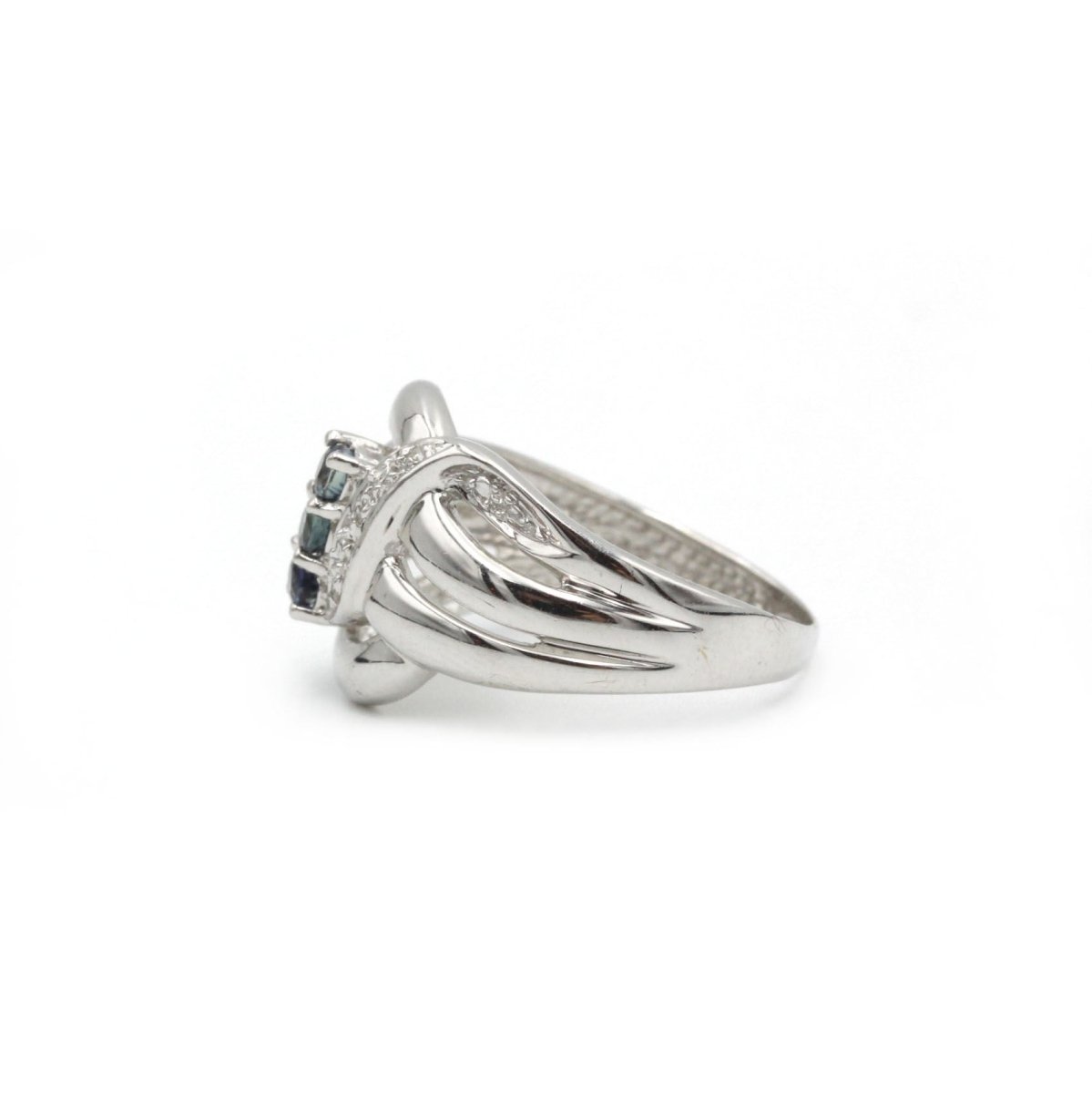 Bague - Or blanc, saphirs et diamants - Castafiore