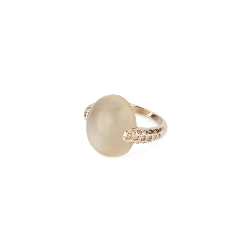 Bague or gris modèle Luna de la maison Pomellato en calcédoine et diamant. - Castafiore