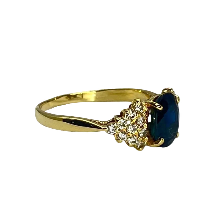 Bague or jaune saphir 1,5 ct et diamants 0,30 ct - Castafiore
