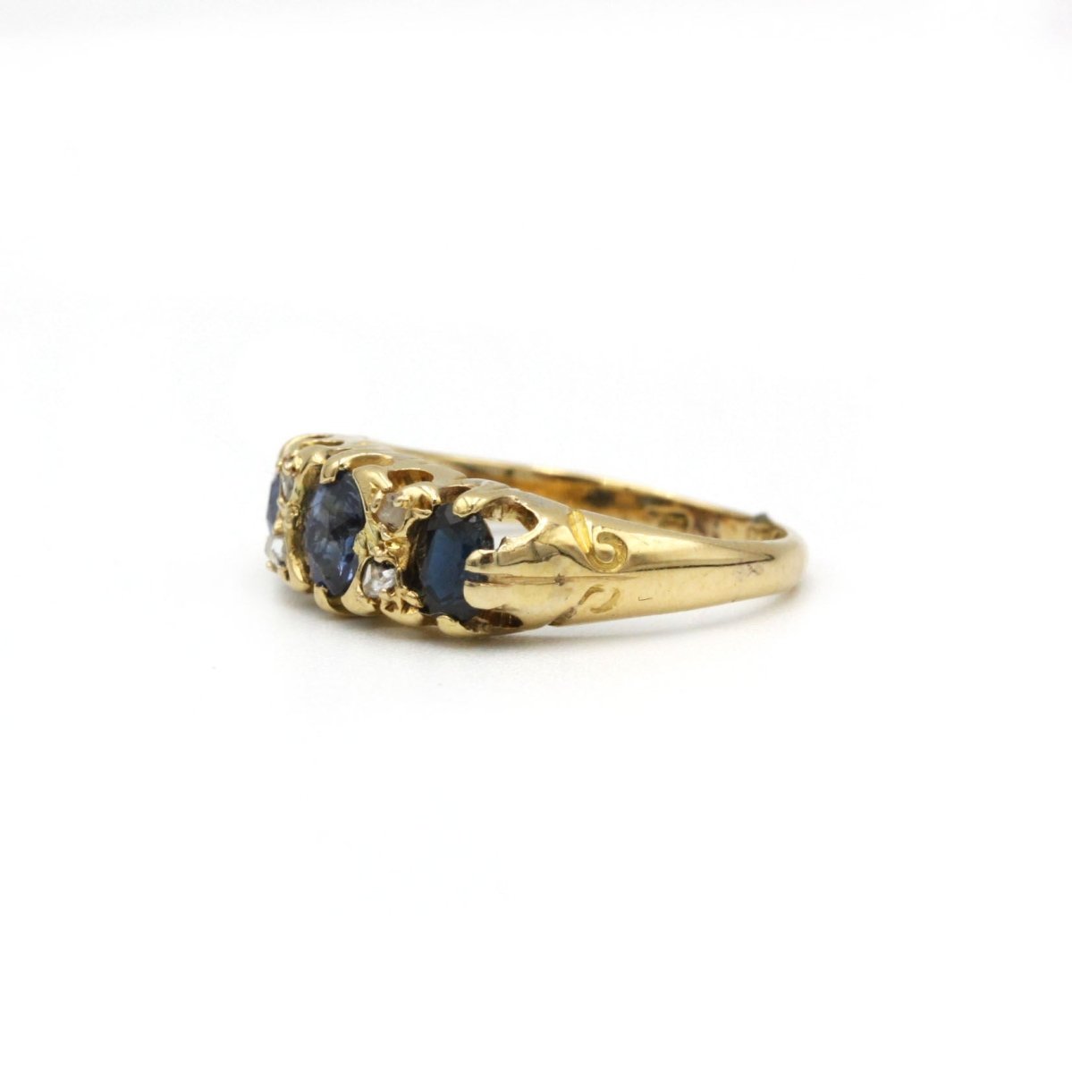 Bague - Or jaune, saphirs et diamants - Castafiore