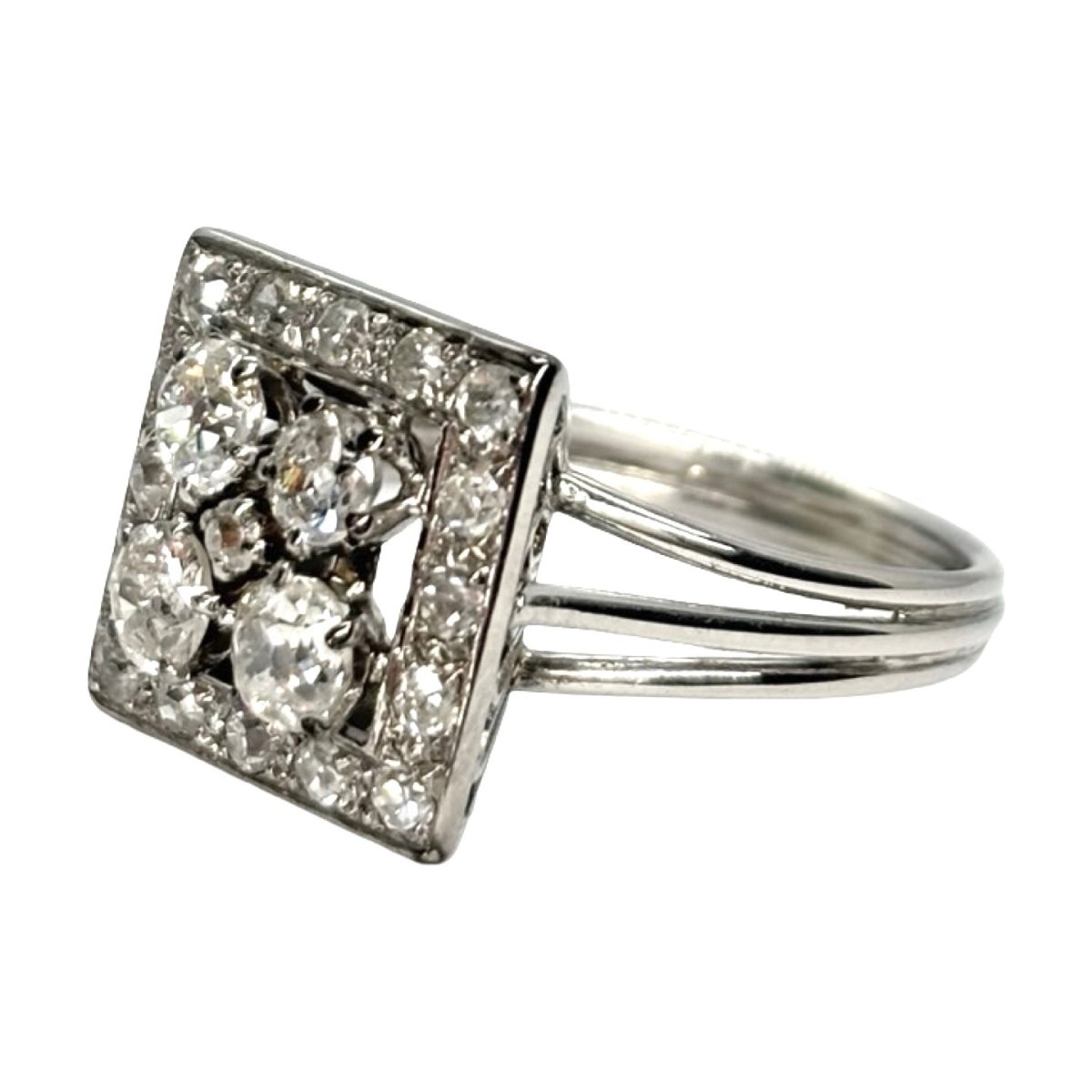 Bague Pavée en or blanc et diamants - Castafiore