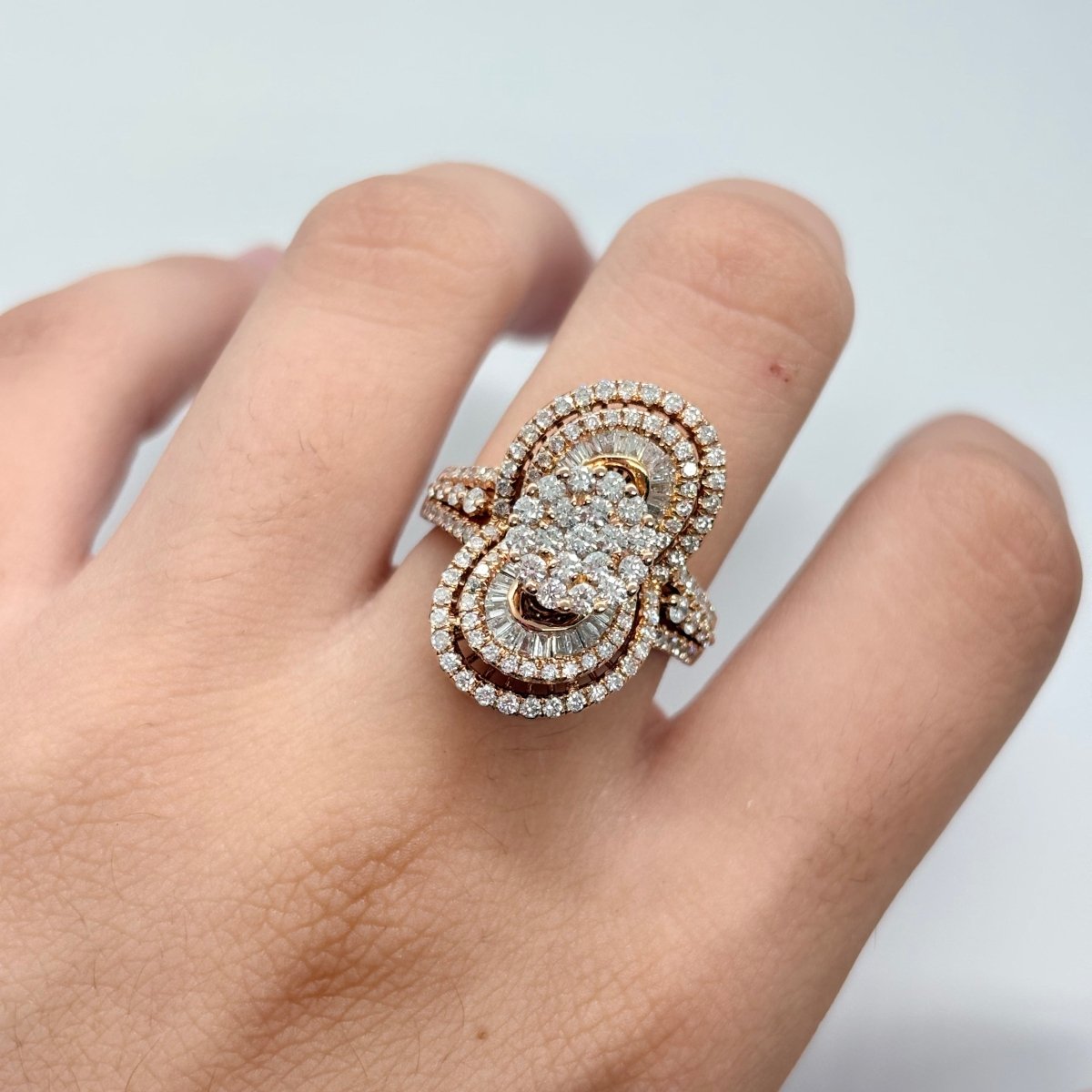 Bague Pavée en or rose et diamants - Castafiore